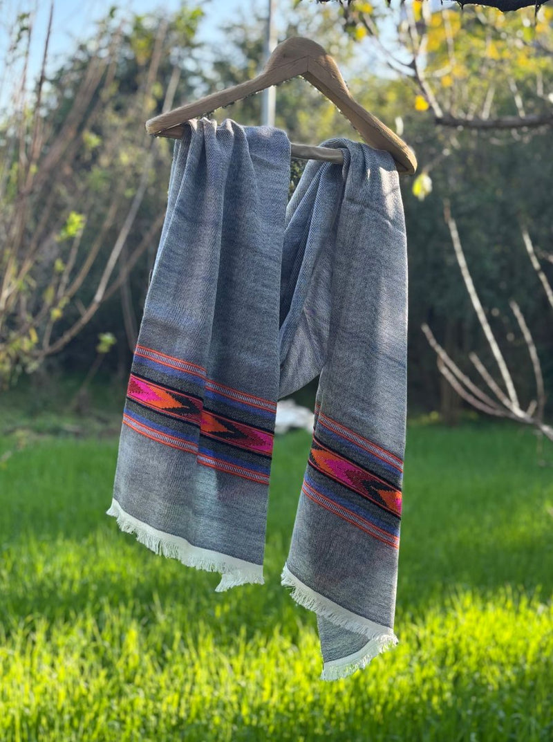 himalayan celebration black white kenchu