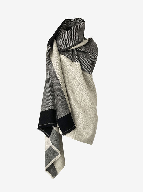 cape infinity wool black white